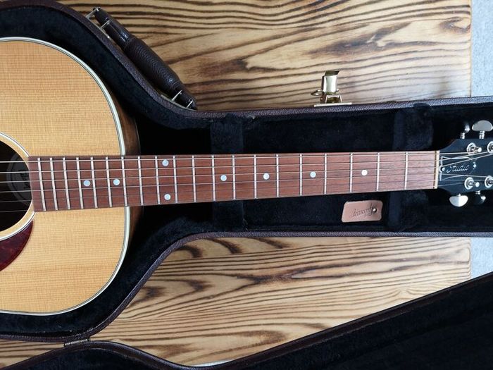 Gibson J45 Studio