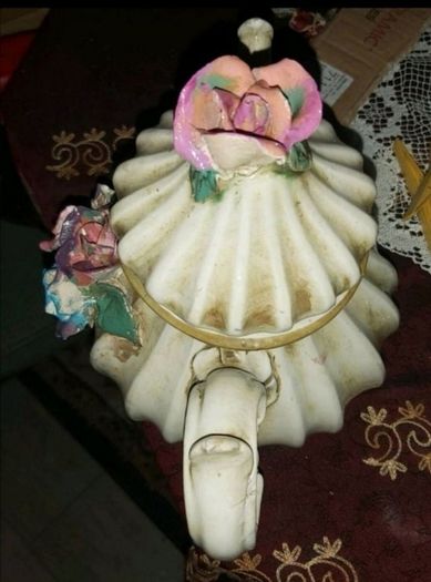 Beautiful Capodimente teapot