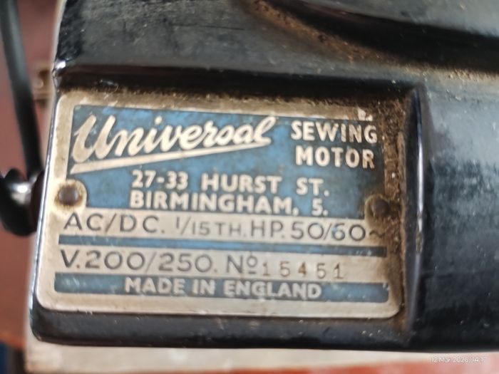 Vintage Zephyr Sewing machine (26074)