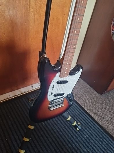 Fender vintera iii m60's Mustang mim