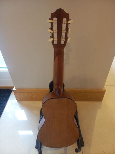 guitalela yahama gl1