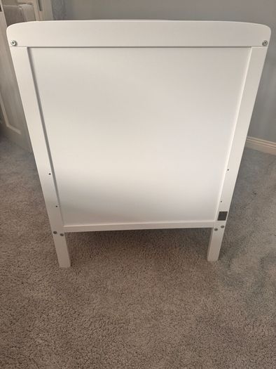 baby cot