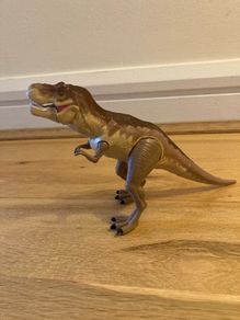 Interactive dinosaur