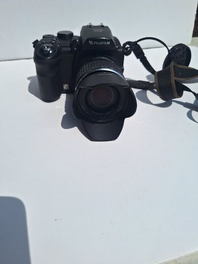 Fujifilm FinePix S9500 Digital Camera