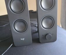 Logitech Z207 speakers