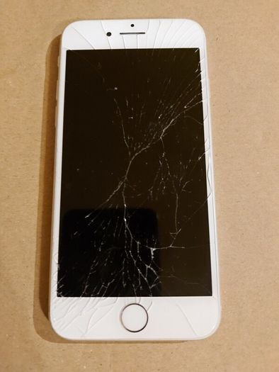 Bundle Of Apple Devices For Parts - Iphones - Ipad - Macbook