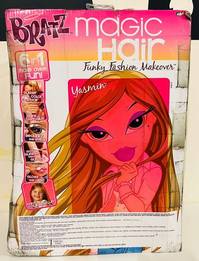 BRATZ dolls Yasmin and Cloe 6 in 1 Funky Fashion Makeover