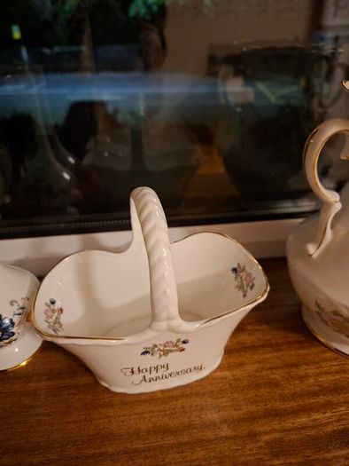 Royal Tara Fine Bone China 7 Pieces
