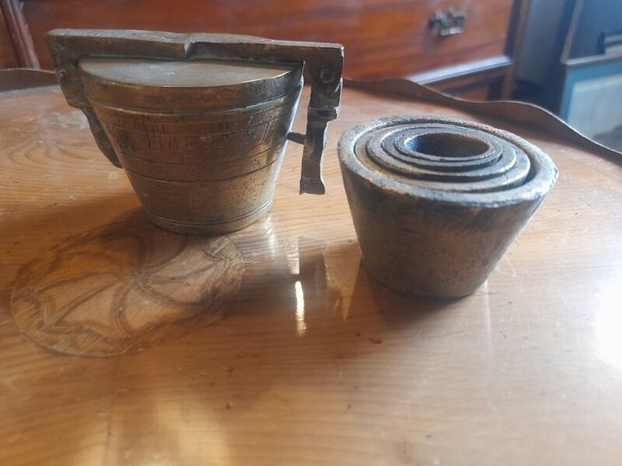 Antique Brass Nesting Weights