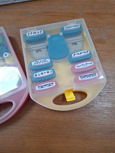 Decorative paper punch set
