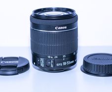 Canon EF-S 18-55mm f/3.5-5.6 IS