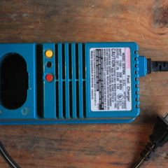 Makita 9.6v Cordless Drill Charger (110v)