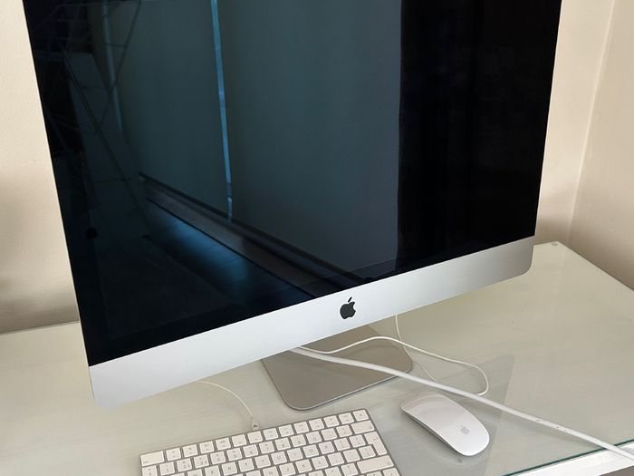 iMac 27 2019 - 5K Retina - 400 Euro - Excellent Condition - Packaging and all accessories included