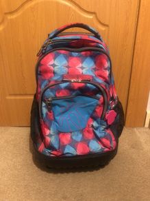 Travel bag with wheels