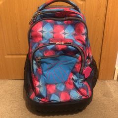 Travel bag with wheels