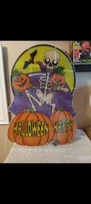 Halloween light up picture some oarts broken but doesnt affet it