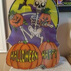 Halloween light up picture some oarts broken but doesnt affet it