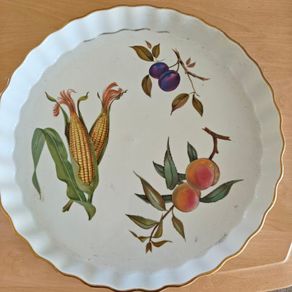Royal Worcester flan dish in the Evesham Gold pattern