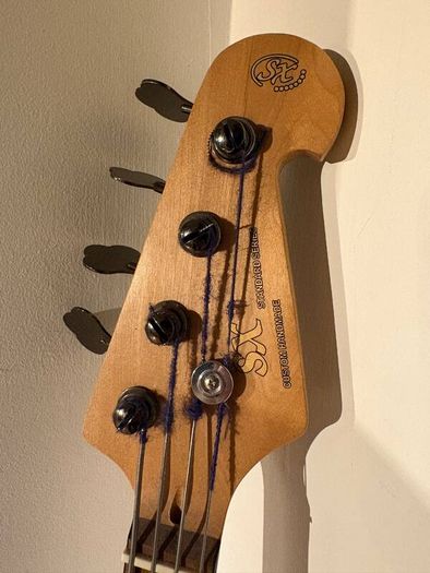 SX Fretless Jazz Bass