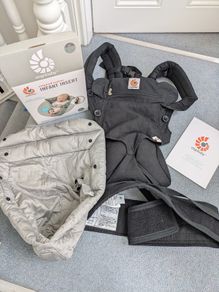Ergobaby Baby Carrier with Newborn Infant Insert