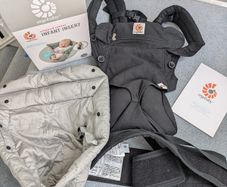 Ergobaby Baby Carrier with Newborn Infant Insert
