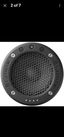 2 Minirig 4 Bluetooth speakers