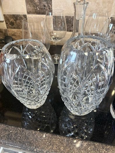 cara vase