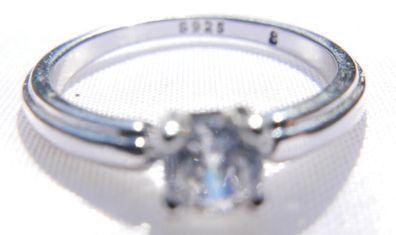 Vintage Sterling Silver 925 Solitaire Ring with Round Faceted , size O - 2,21g