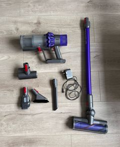 Dyson Cyclone V10 Animal Cordless Vacuum + Attachments & Charger
