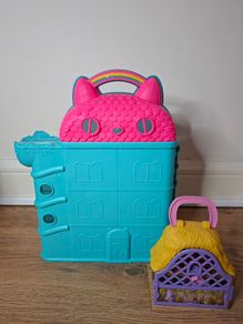 Gabby Dollhouse Carry Case & Wish Playhouse