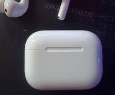 apple earbuds