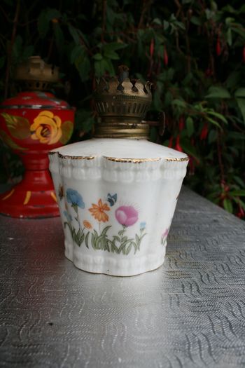 Vintage oil lamps (20 each)