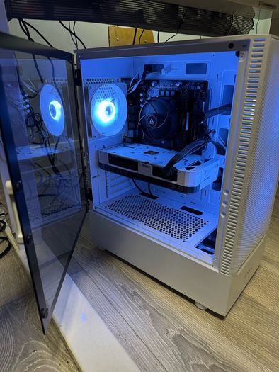 Gaming Pc: 4070, 32gb Ram, 1tb Ssd
