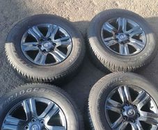 New Hilux wheels and tires brand-new