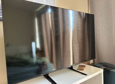 55'' TCL smart TV with tv stand