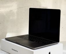 MacBook Pro (13-inc)