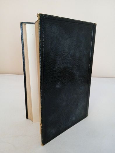 Bleak House by Charles Dickens. With Forty Illustrations by 'Phiz' (PT99)