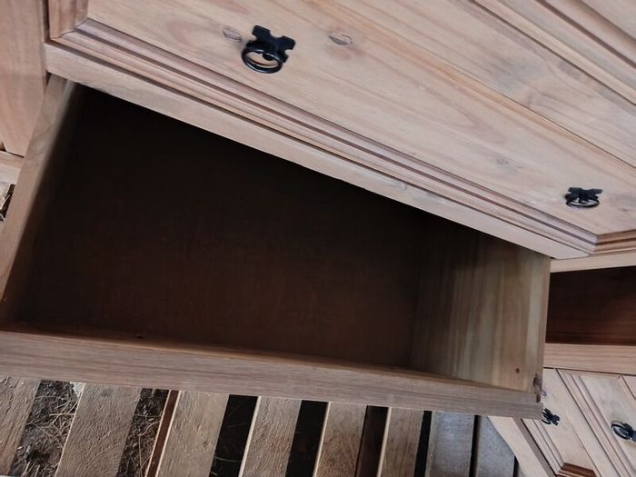 Corona 4 Drawer Chest