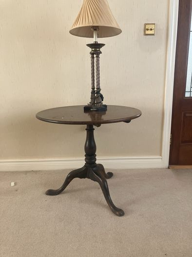 Antique Mahogany Tilt Table