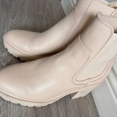 Cream Lug Sole Platform Heeled Boots - Size 5