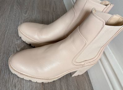 Cream Lug Sole Platform Heeled Boots - Size 5