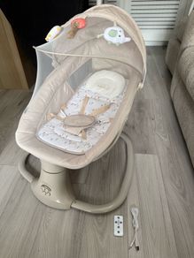 swing chair comes with remote control
