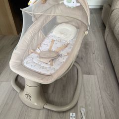 swing chair comes with remote control