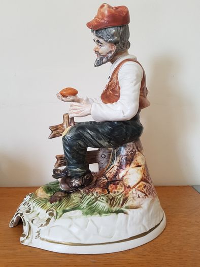 Ceramic figurine