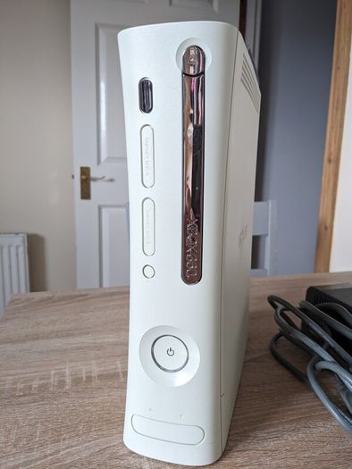 Xbox 360 console with controller