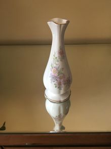 Royal Tara vase (9inch)