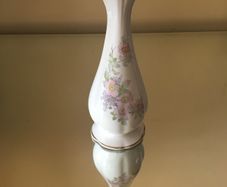 Royal Tara vase (9inch)