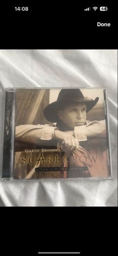 11 cds 5 euro each some are double see pictures Garth brooks ,Rolling Stones, etc see pictures