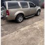 Nissan pathfinder jeep 7 seater 6 speed Image 2