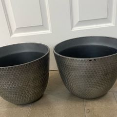 X2 Plastic Planter Pots